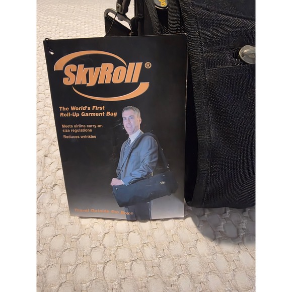 SkyRoll Roll-Up Garment Bag Mens Black Like New Carry-On Suit Travel Luggage - Picture 2 of 9